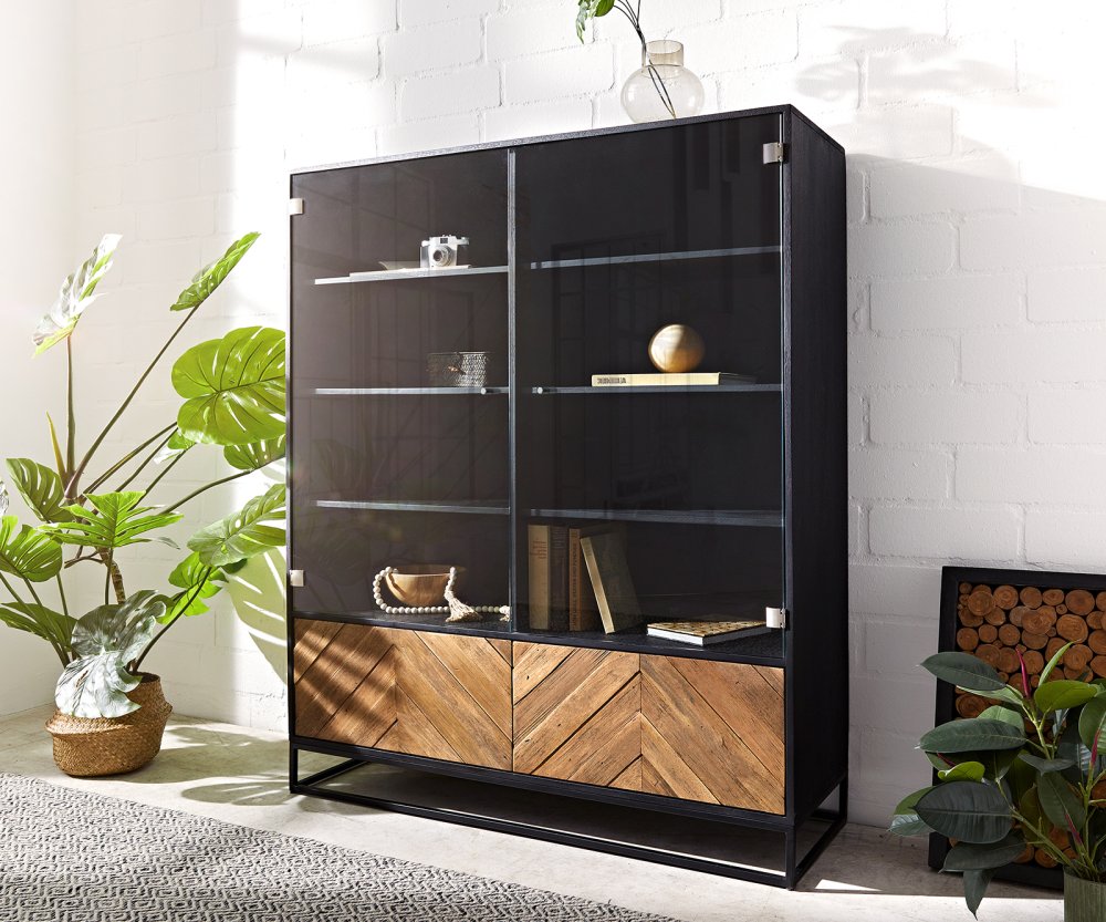 Vitrína Famke 120 cm mango teak 2 skleněné dvířka a 2 dřevěné