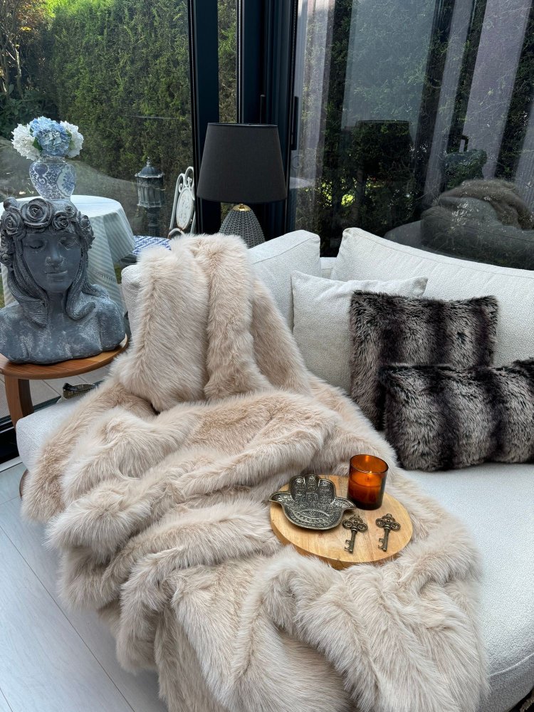 Prehoz na pohovku Lolita 150x100 - Beige