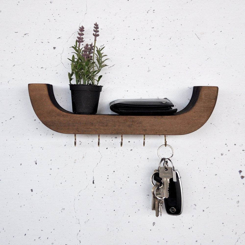 Dekoratívna drevená nástenná polica Raf289