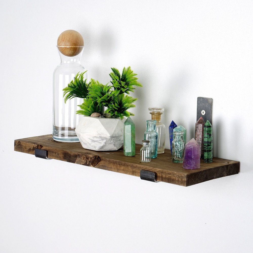 Dekoratívna drevená nástenná polica Lam007