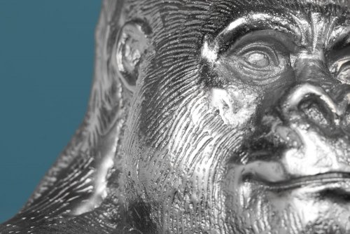 Dekoračná socha gorila ZHAM Dekorhome - BAREVNÁ VARIANTA: Strieborná