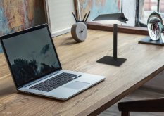 Čierna stolová lampa Bankier