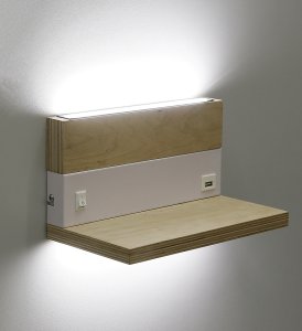 Dřevěná nástěnná lampa + bílá s poličkou LED 4000k