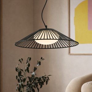 Lampa wisząca Sonte 50 czarna z białym szklanym kloszem nad stół