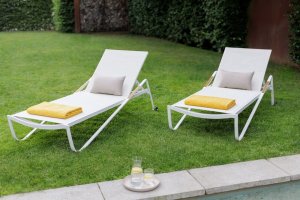 Polohovací zahradní lehátko DIAMOND