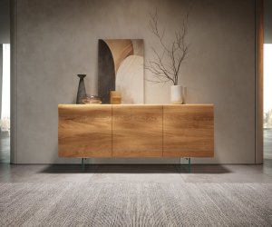 Nový Live-Edge 145 cm prírodný dub 3 dvierka sklenený podstavec
