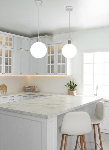 Závesná lampa s bielym tienidlom na guľu 15 cm Oden