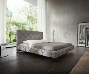 Čalouněná postel Nayara 180x200 cm bouclé stříbrně šedá