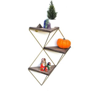 Dekoratívna drevená nástenná polica Wr076