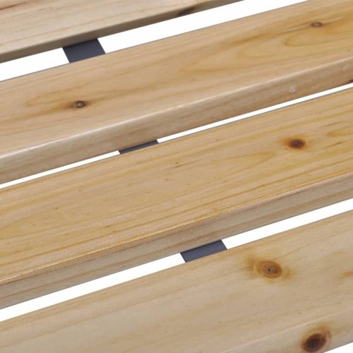Železná záhradná lavička s drevenými latkami