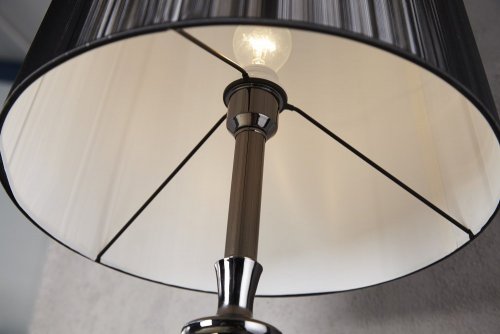 Stojacia lampa LUANDA Dekorhome - BAREVNÁ VARIANTA: Biela / strieborná