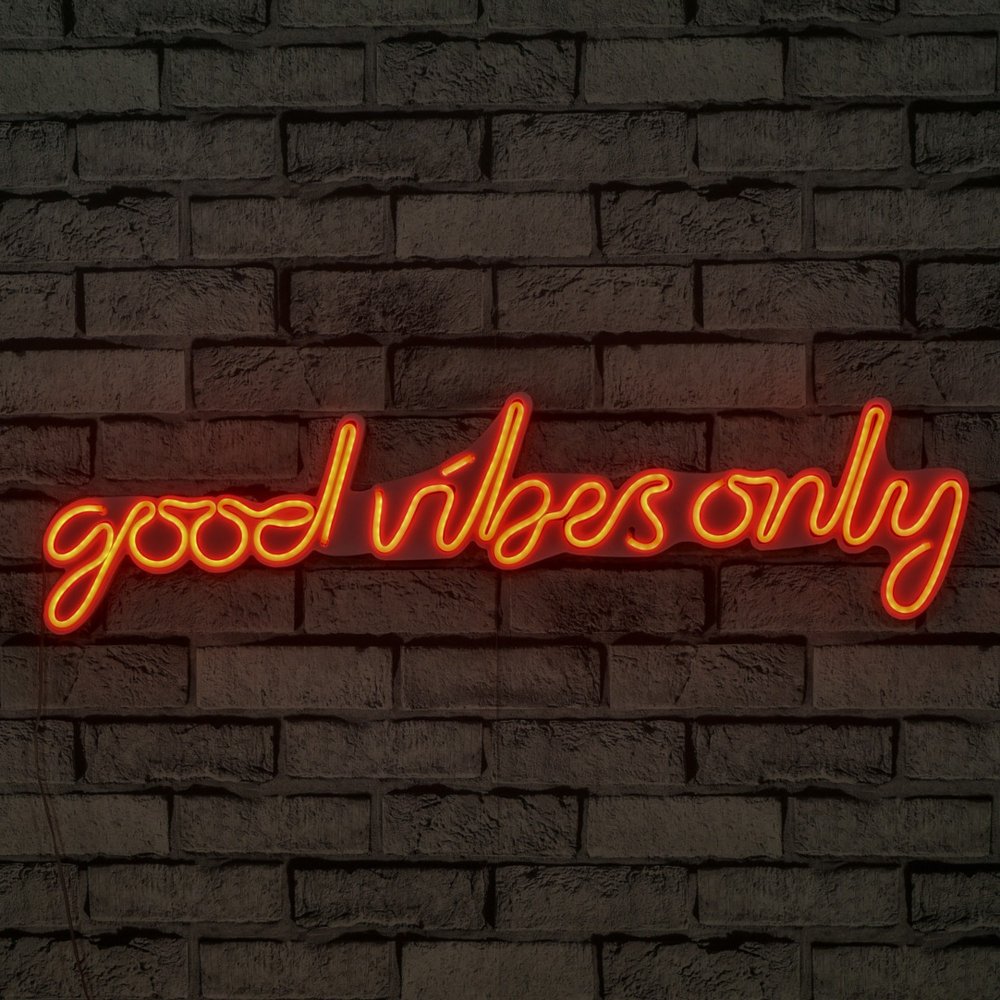 Dekoratívne plastové LED osvetlenie Good Vibes Only - Red