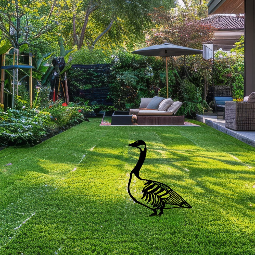 Záhradná dekorácia Goose 03