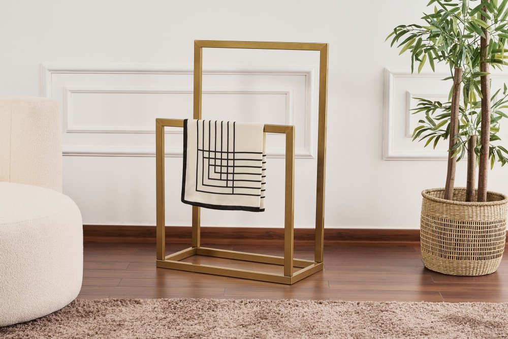 Predsieňová stena Ged-032-A