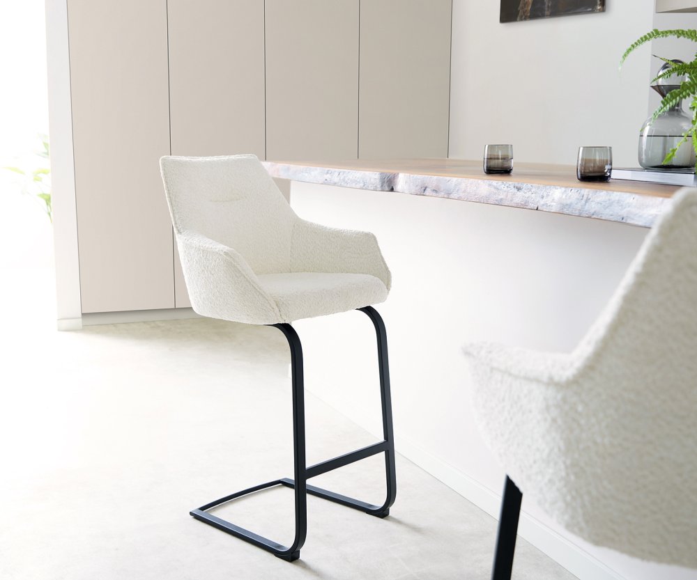 Barová stolička Alja-Flex konzolová základňa plochý kov čierna bouclé